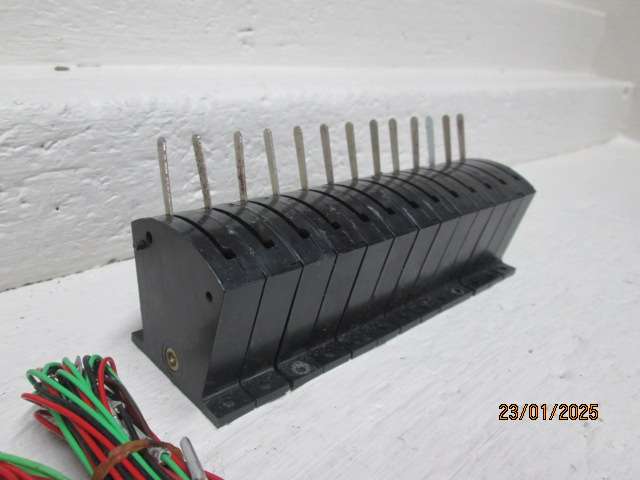 HO /OO SCALE - HORNBY TRIANG POINT SWITCHES - X13