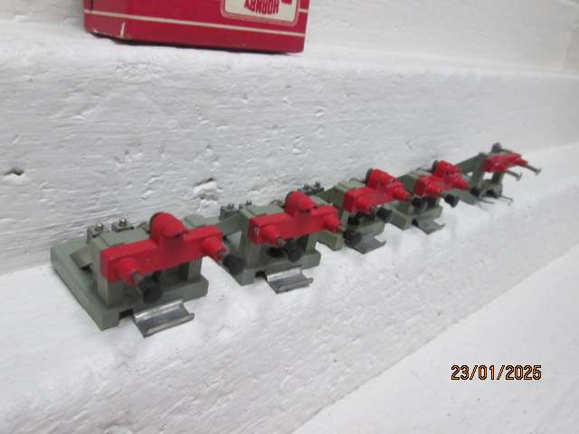 OO SCALE - HORNBY DUBLO - BUFFER STOPS - X5
