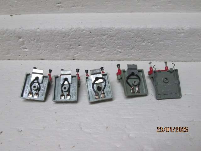 OO SCALE - HORNBY DUBLO - BUFFER STOPS - X5