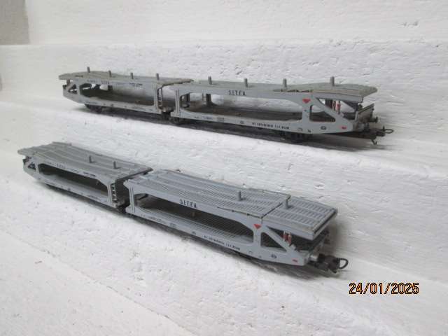 HO SCALE- LIMA - FS ARTICULATED CAR CARRIER - X2