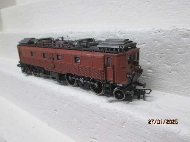 HO SCALE - ROCO - BROWN ELECTRIC LOCOMOTIVE - BOXED