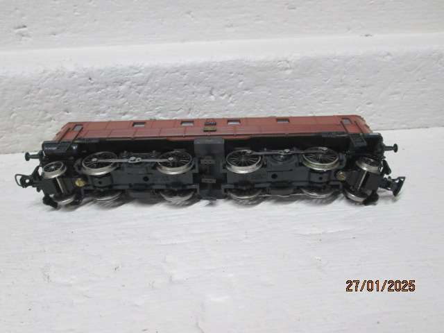 HO SCALE - ROCO - BROWN ELECTRIC LOCOMOTIVE - BOXED
