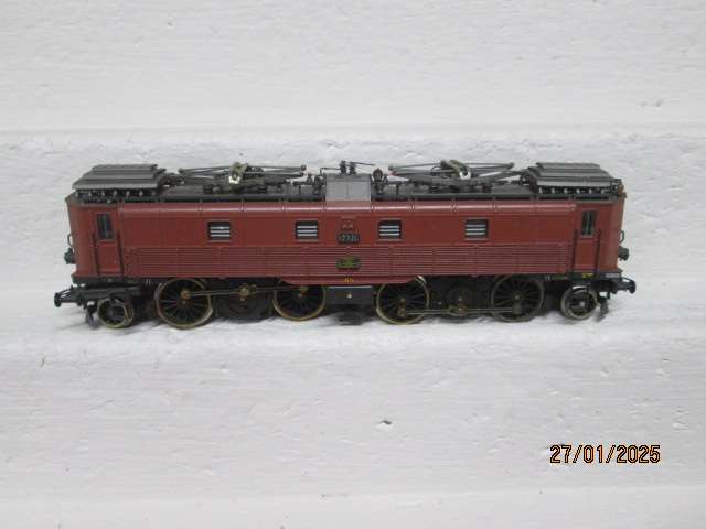 HO SCALE - ROCO - BROWN ELECTRIC LOCOMOTIVE - BOXED