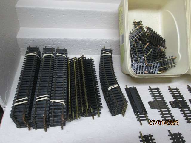 HO SCALE - FLEISCHMANN - LARGE AMOUNT OF TRACK X121 PIECES