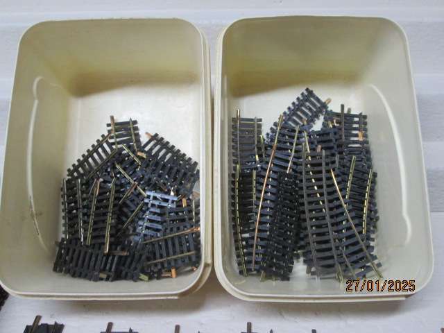 HO SCALE - FLEISCHMANN - LARGE AMOUNT OF TRACK X121 PIECES