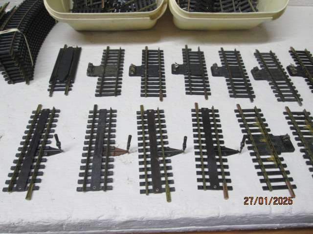 HO SCALE - FLEISCHMANN - LARGE AMOUNT OF TRACK X121 PIECES