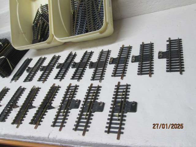 HO SCALE - FLEISCHMANN - LARGE AMOUNT OF TRACK X121 PIECES