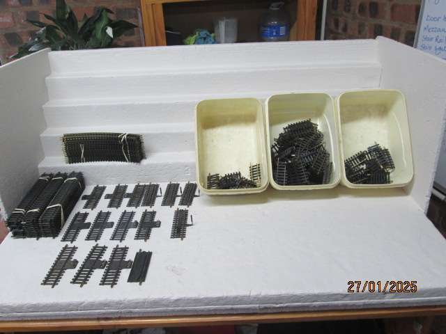 HO SCALE - FLEISCHMANN - LARGE AMOUNT OF TRACK X107 PIECES