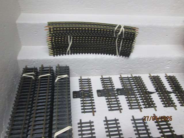 HO SCALE - FLEISCHMANN - LARGE AMOUNT OF TRACK X107 PIECES