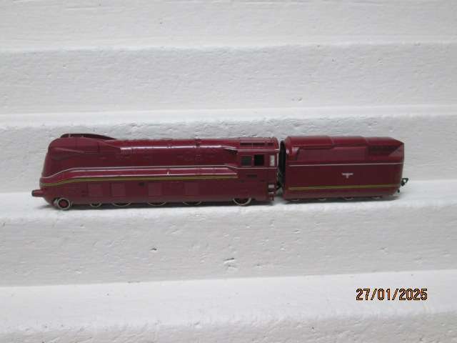 HO SCALE - FLEISCHMANN - 4-6-2 RED STEAM LOCOMOTIVE - BOXED