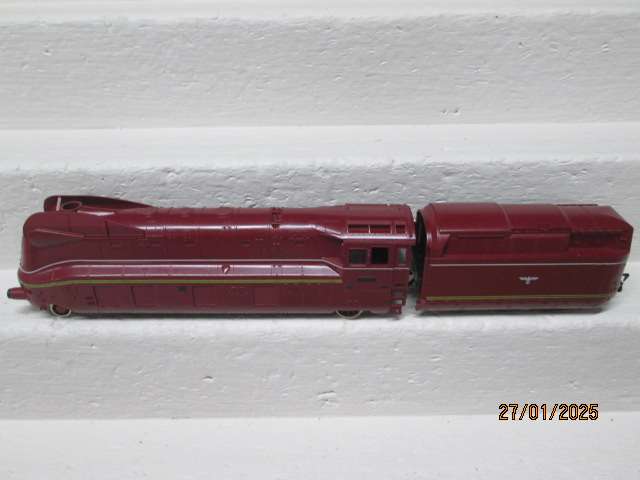 HO SCALE - FLEISCHMANN - 4-6-2 RED STEAM LOCOMOTIVE - BOXED