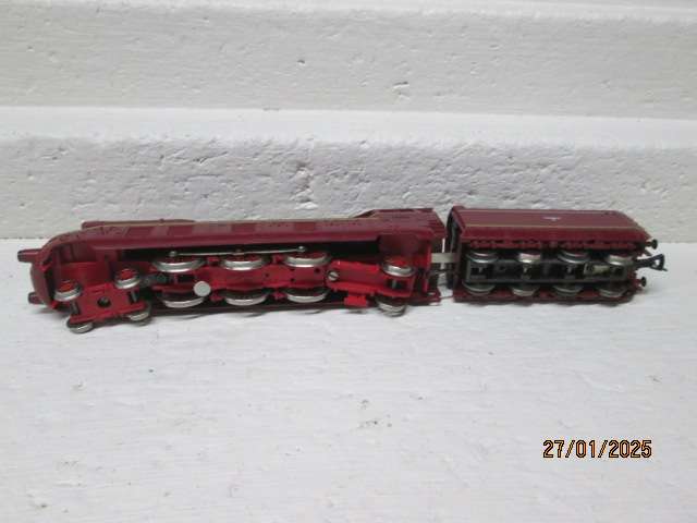 HO SCALE - FLEISCHMANN - 4-6-2 RED STEAM LOCOMOTIVE - BOXED