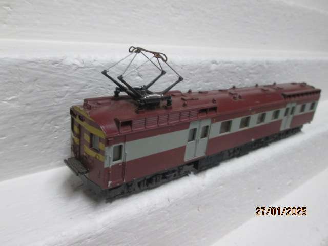 HO SCALE - LIMA - SAR - 3RD CLASS SUBURBAN DUMMY LOCOMOTIVE