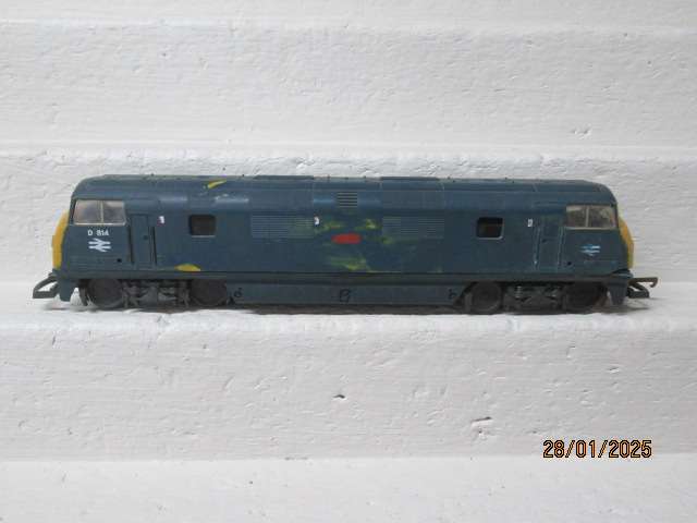 OO SCALE - LIMA - BRISTISH DIESEL LOCOMOTIVE