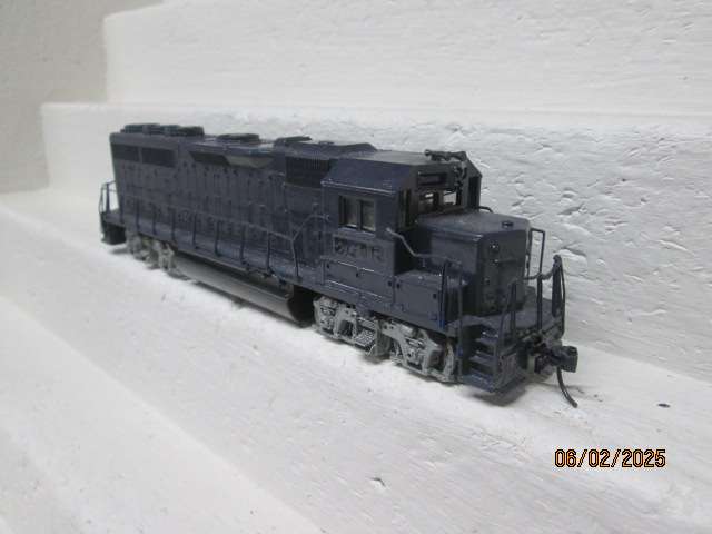 HO SCALE - BACHMANN - DARK BLUE DIESEL LOCOMOTIVE