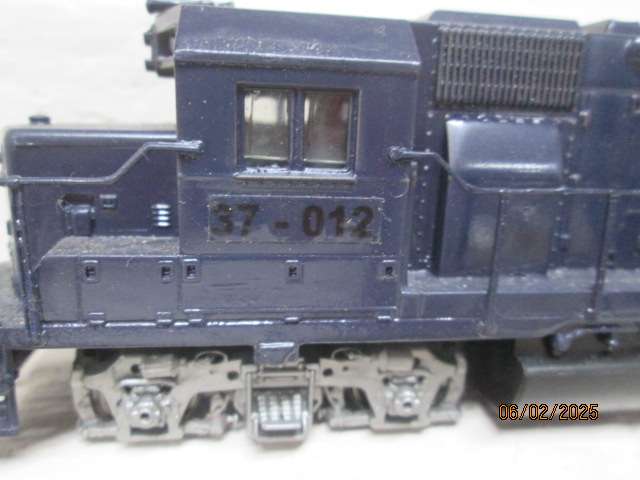 HO SCALE - BACHMANN - DARK BLUE DIESEL LOCOMOTIVE