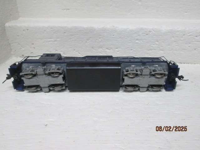 HO SCALE - BACHMANN - DARK BLUE DIESEL LOCOMOTIVE