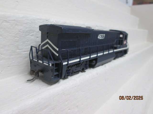 HO SCALE - BACHMANN - BLUE DIESEL LOCOMOTIVE