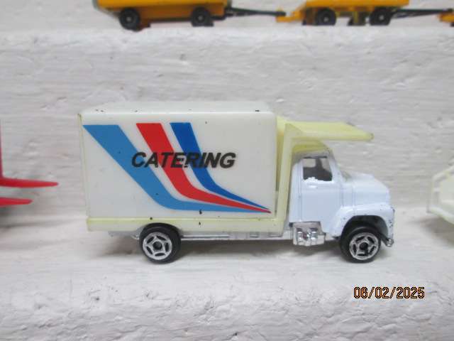 HO SCALE - ENTRY LEVEL AIRPORT SET