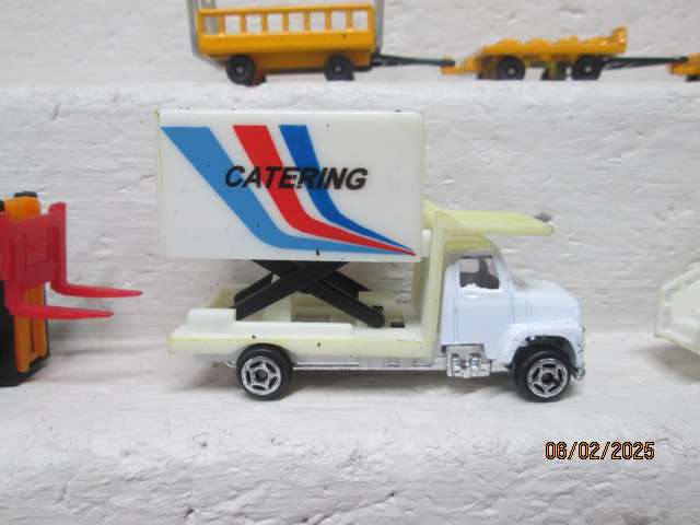 HO SCALE - ENTRY LEVEL AIRPORT SET