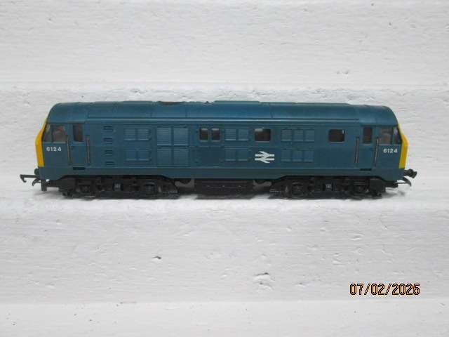 OO SCALE - HORNBY - BRITISH DIESEL LOCOMOTIVE