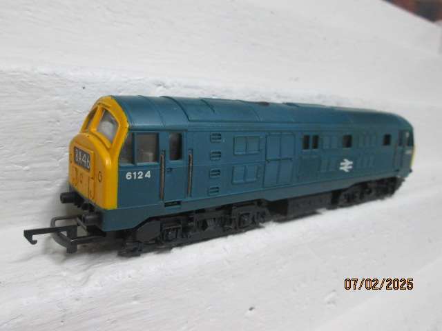 OO SCALE - HORNBY - BRITISH DIESEL LOCOMOTIVE