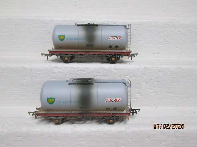 OO SCALE - BACHMANN - BP TANKERS X2 - BOXED