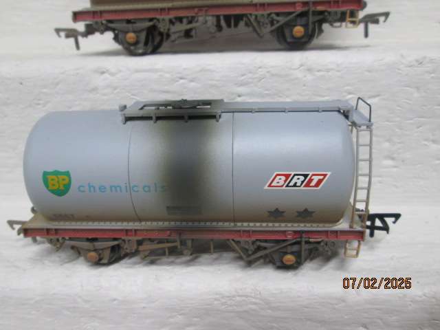 OO SCALE - BACHMANN - BP TANKERS X2 - BOXED