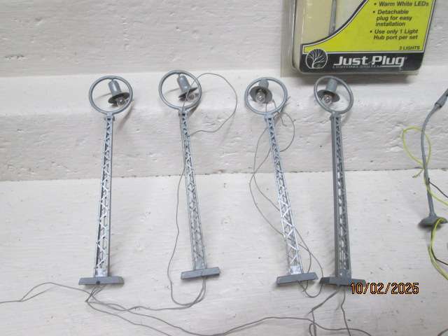 HO SCALE - VARIOUS STREET LAMPS ETC ETC
