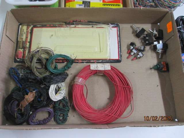 HO SCALE - LARGE AMOUNT OF WIRES AND SWITCHES