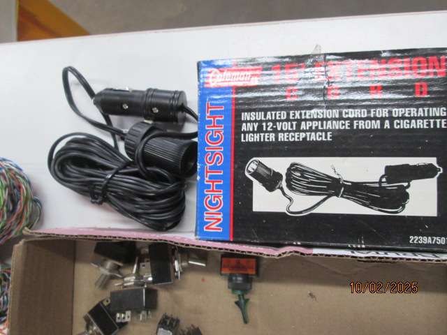 HO SCALE - LARGE AMOUNT OF WIRES AND SWITCHES