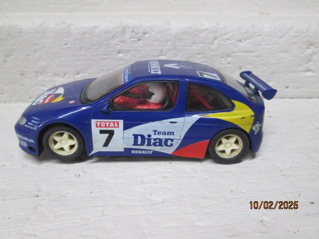 SLOT CAR - 1:32 SCALE - HORNBY - RENAULT RALLY CAR