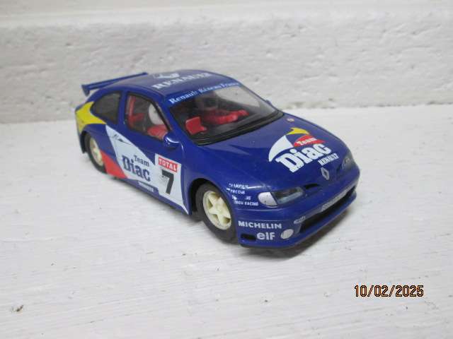 SLOT CAR - 1:32 SCALE - HORNBY - RENAULT RALLY CAR