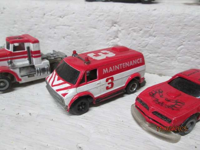 HO / OO SCALE - SLOT CARS - X9