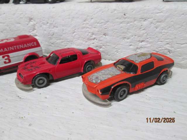 HO / OO SCALE - SLOT CARS - X9