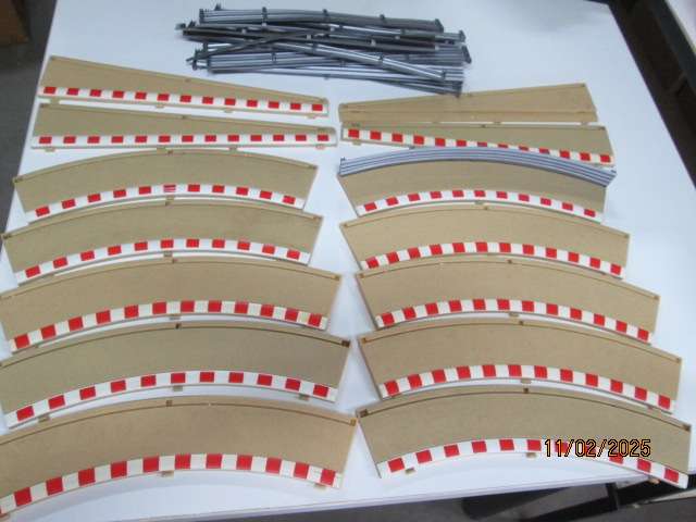 SLOT CARS - 1:32 SCALE - HORNBY - OUTER CURVINGS