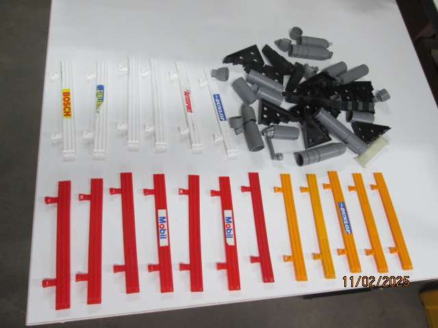 SLOT CARS - 1:32 SCALE - HORNBY - BARRIERS