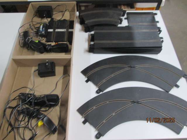 SLOT CARS - 1:32 SCALE - HORNBY - TRACK & ACCESSORIES