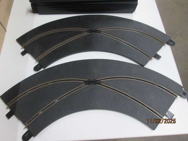 SLOT CARS - 1:32 SCALE - HORNBY - TRACK & ACCESSORIES