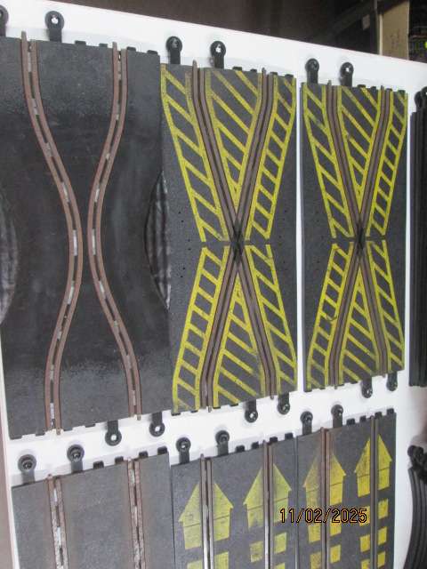 SLOT CARS - 1:32 SCALE - HORNBY / SCX TRACK - LARGE AMOUNT