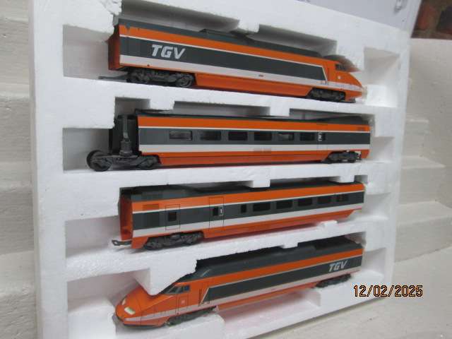 HO SCALE - LIMA - TGV TRAIN SET - BOXED