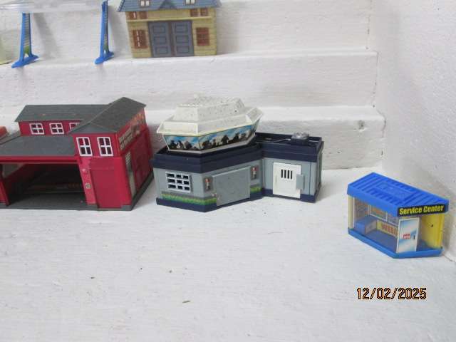 HO / OO SCALE - ENTRY LEVEL BUILDINGS & EQUIPMENT