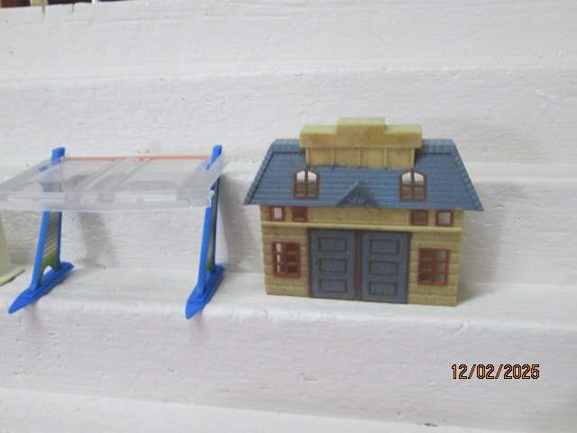 HO / OO SCALE - ENTRY LEVEL BUILDINGS & EQUIPMENT