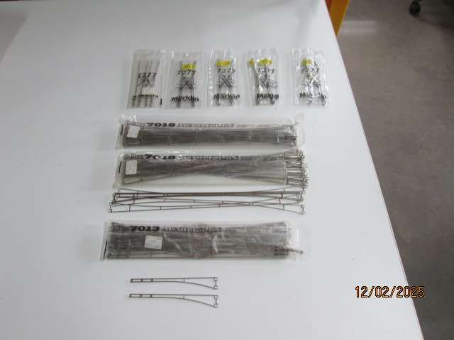 HO SCALE - MARKLIN - OVERHEAD X78 PIECES