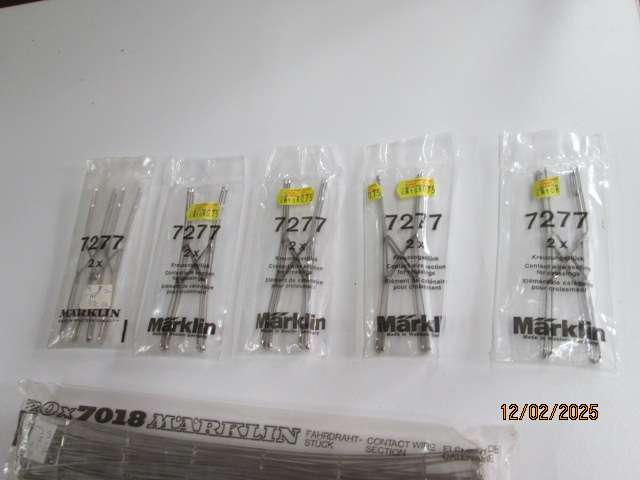 HO SCALE - MARKLIN - OVERHEAD X78 PIECES