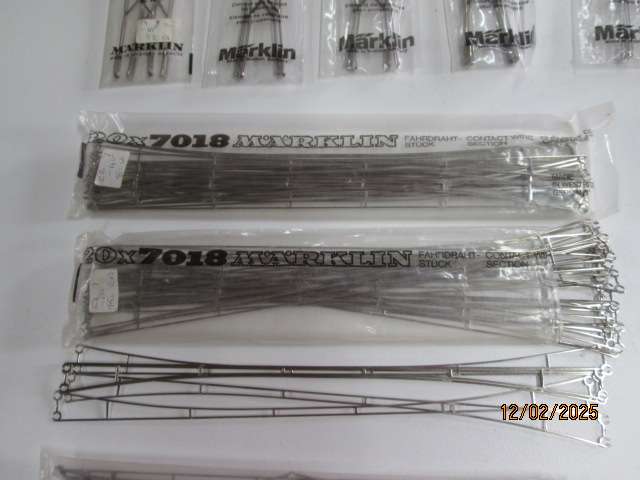 HO SCALE - MARKLIN - OVERHEAD X78 PIECES