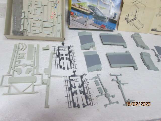 HO SCALE - KIBRI - SWIVVEL BRIDGE KIT - BOXED