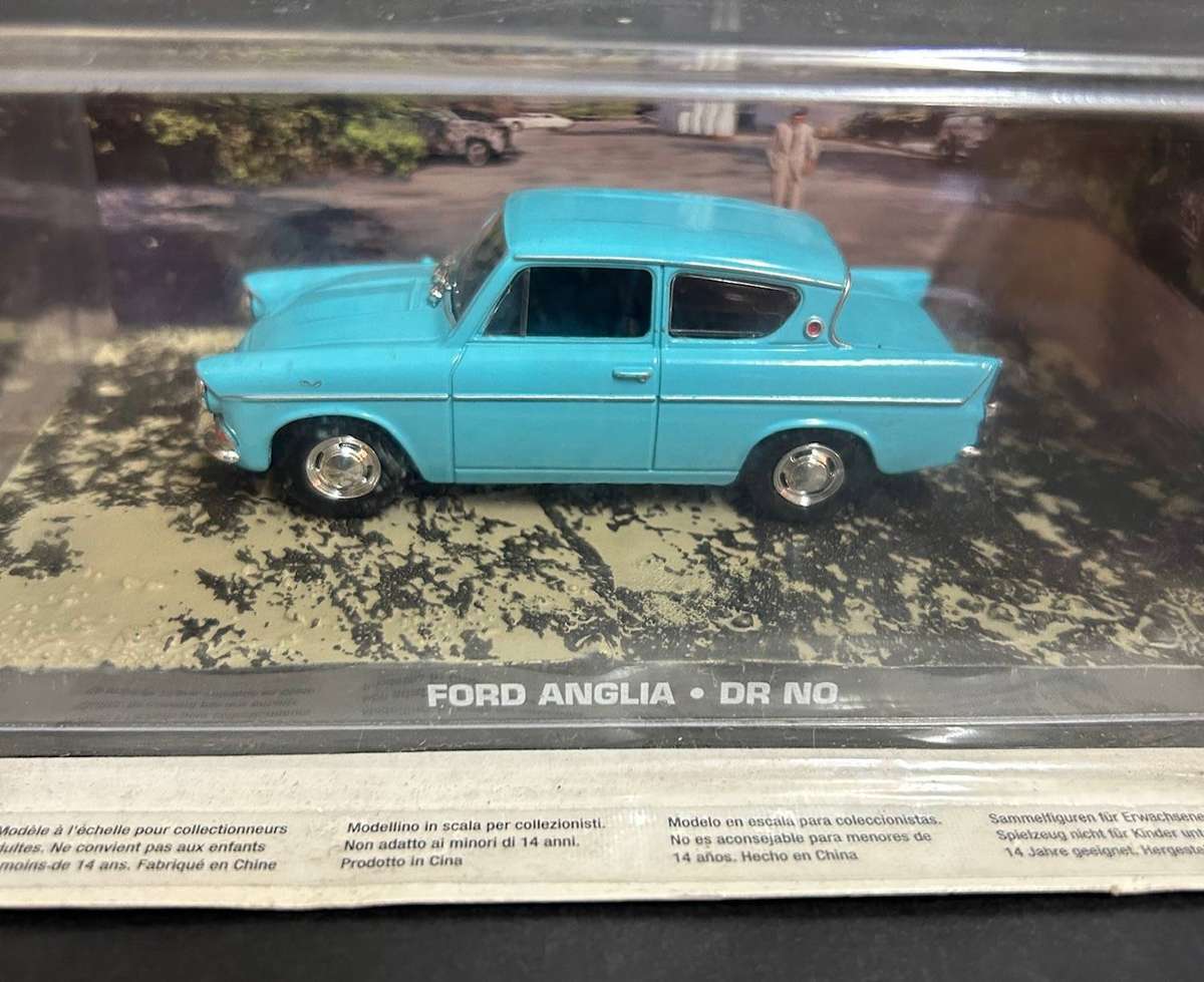 Ford Anglia  - James Bond Dr No