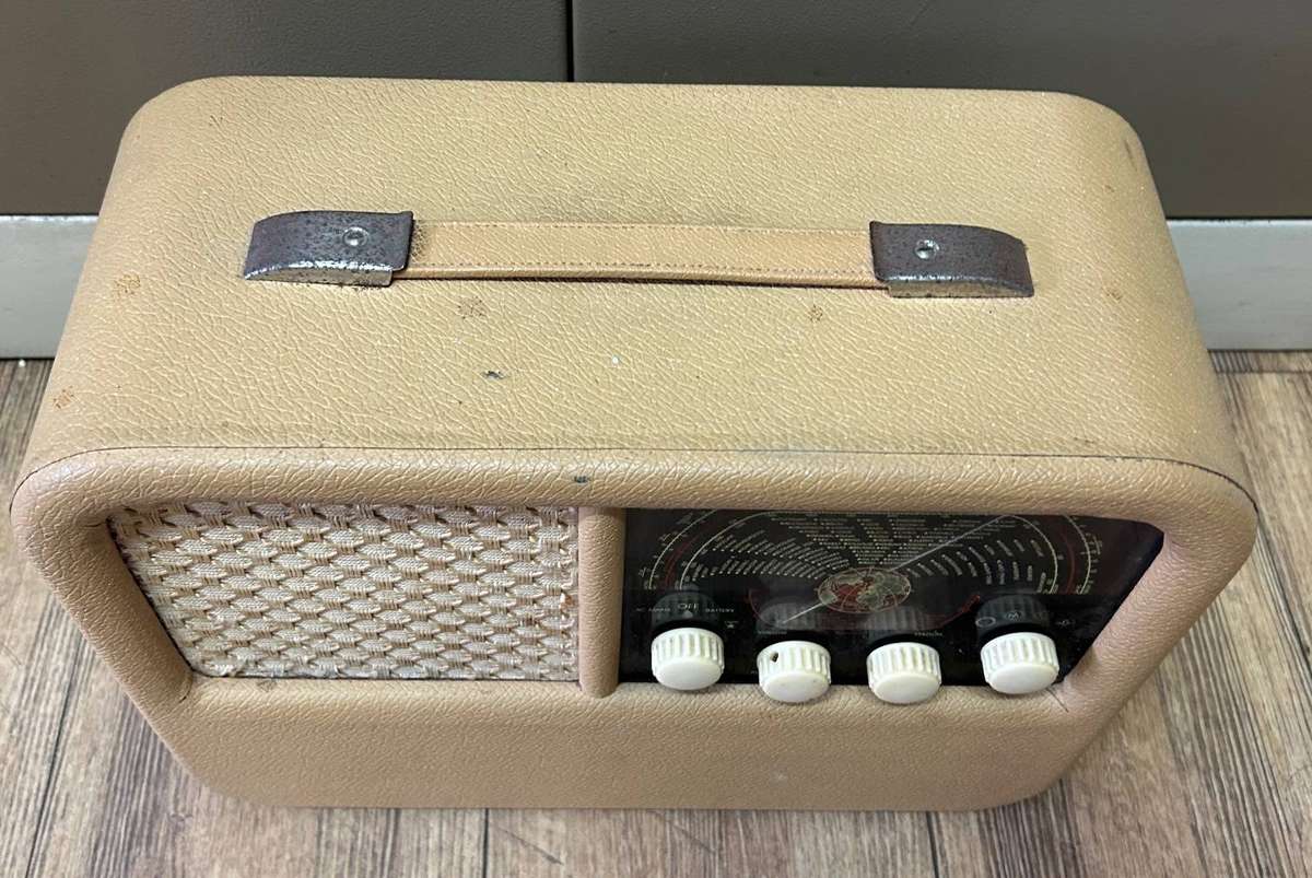 Vintage radio with bluetooth