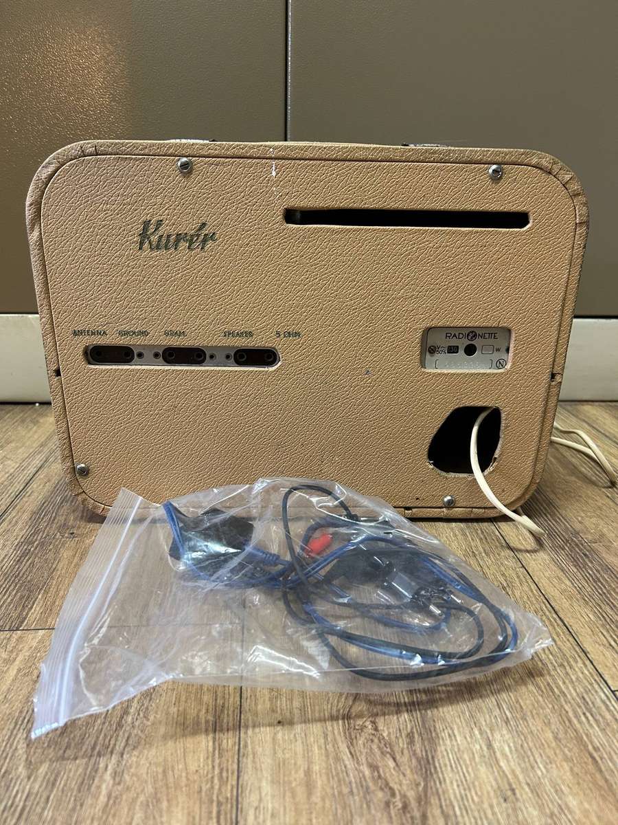 Vintage radio with bluetooth